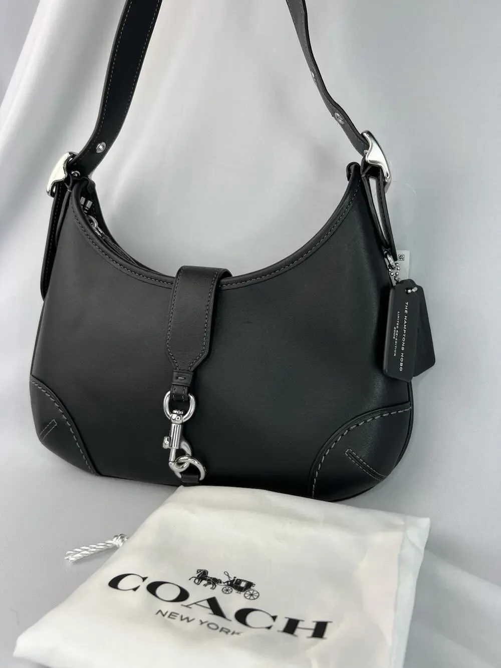 NWOT Coach Hamptons Hobo Bag in Black Glovetanned Leather (CW642)